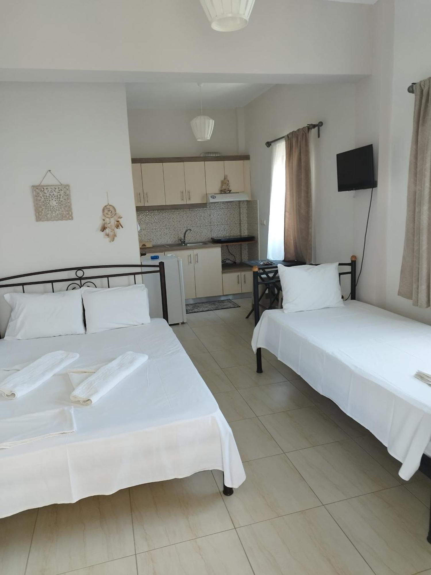 Christa'S Studio Apartment Nikiti  Luaran gambar